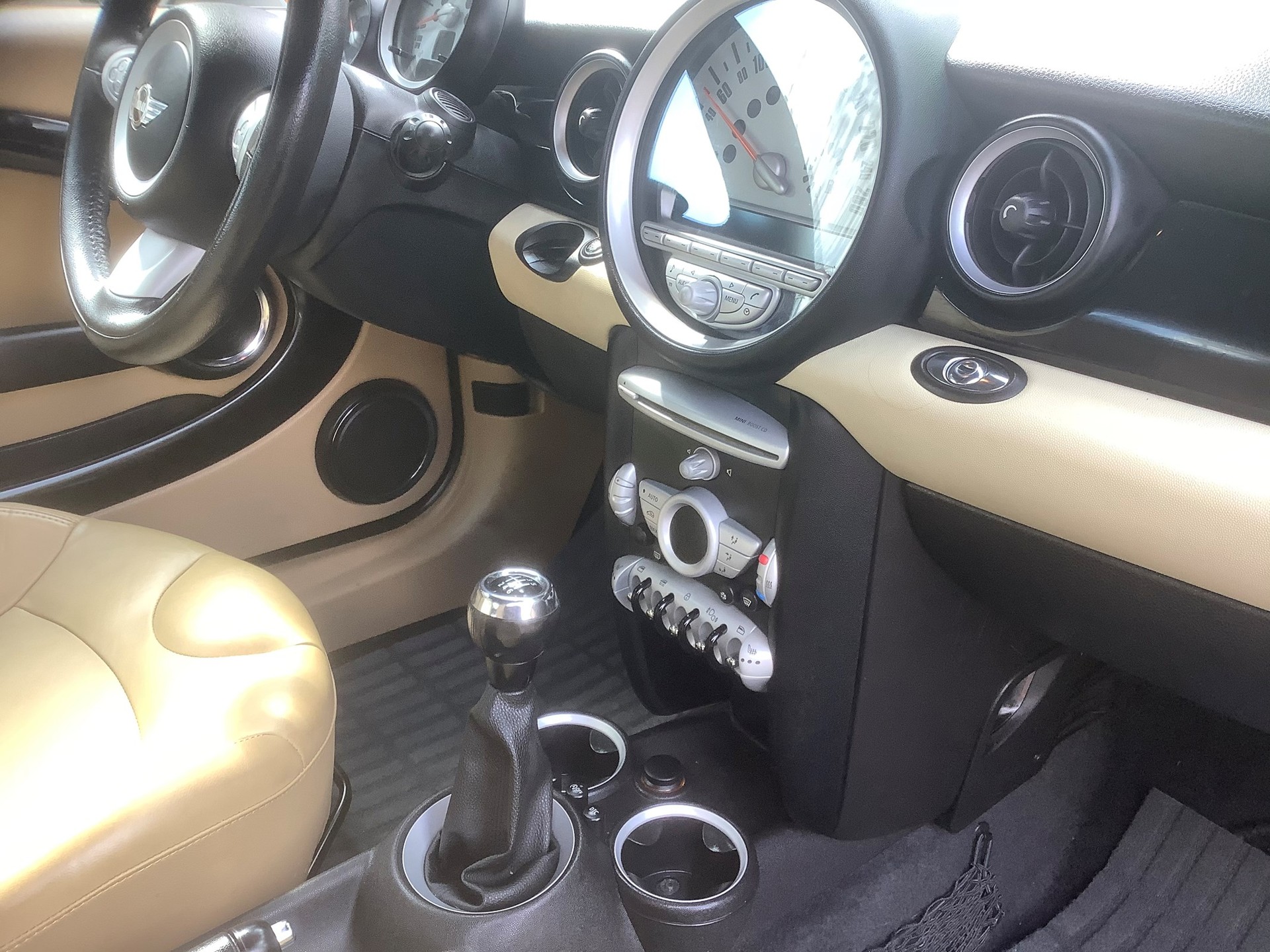 MINI Cooper S Cabriolet-image-14