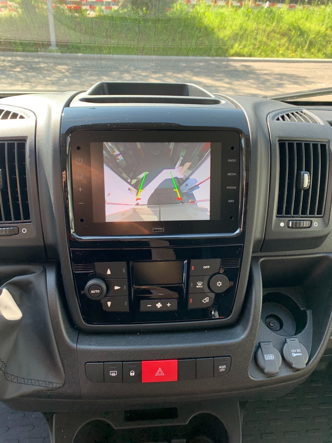 FIAT Ducato 35 L2H2 Swiss Plus-image-7