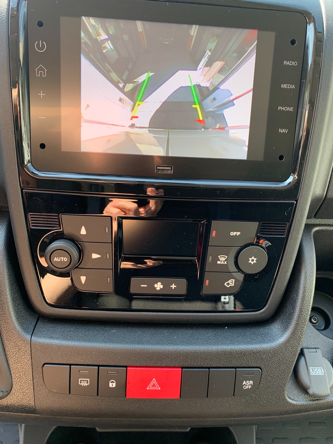 FIAT Ducato 35 L2H2 Swiss Plus-image-9