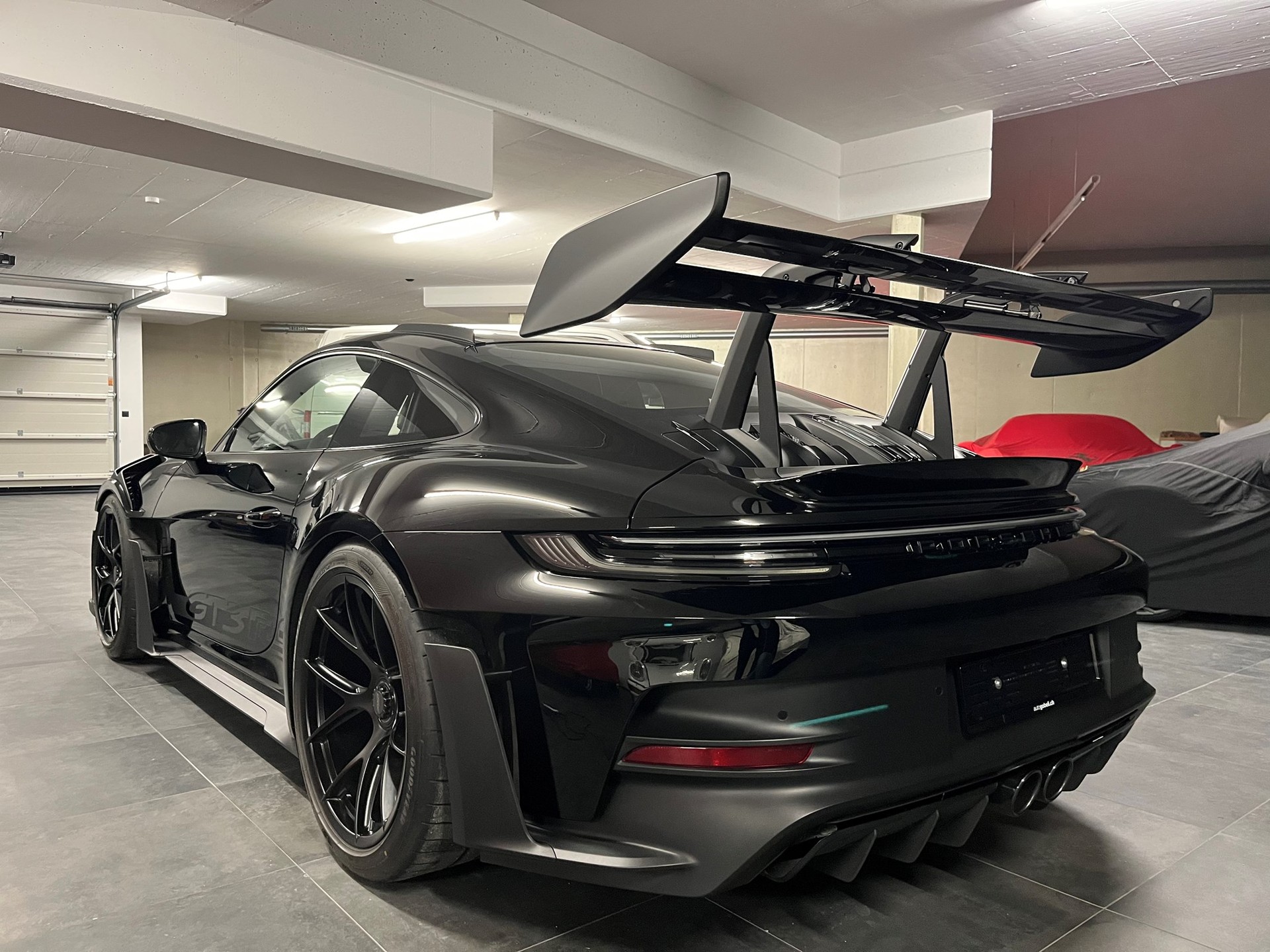 PORSCHE 911 GT3 RS-image-3