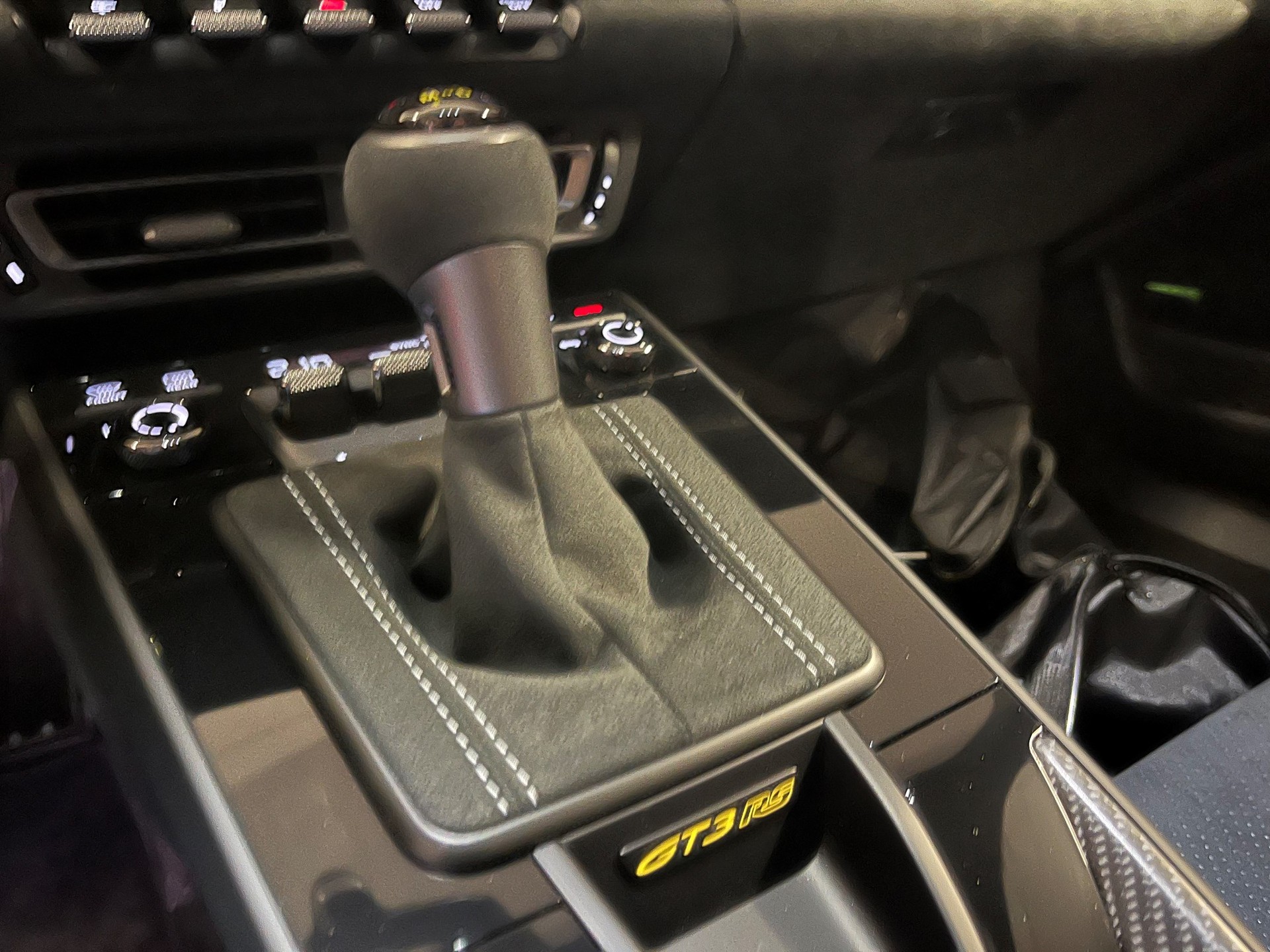 PORSCHE 911 GT3 RS-image-12