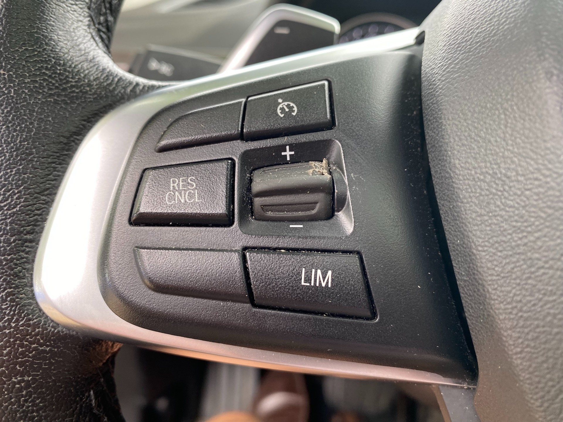 BMW X1 xDrive 20i xLine Steptronic-image-16