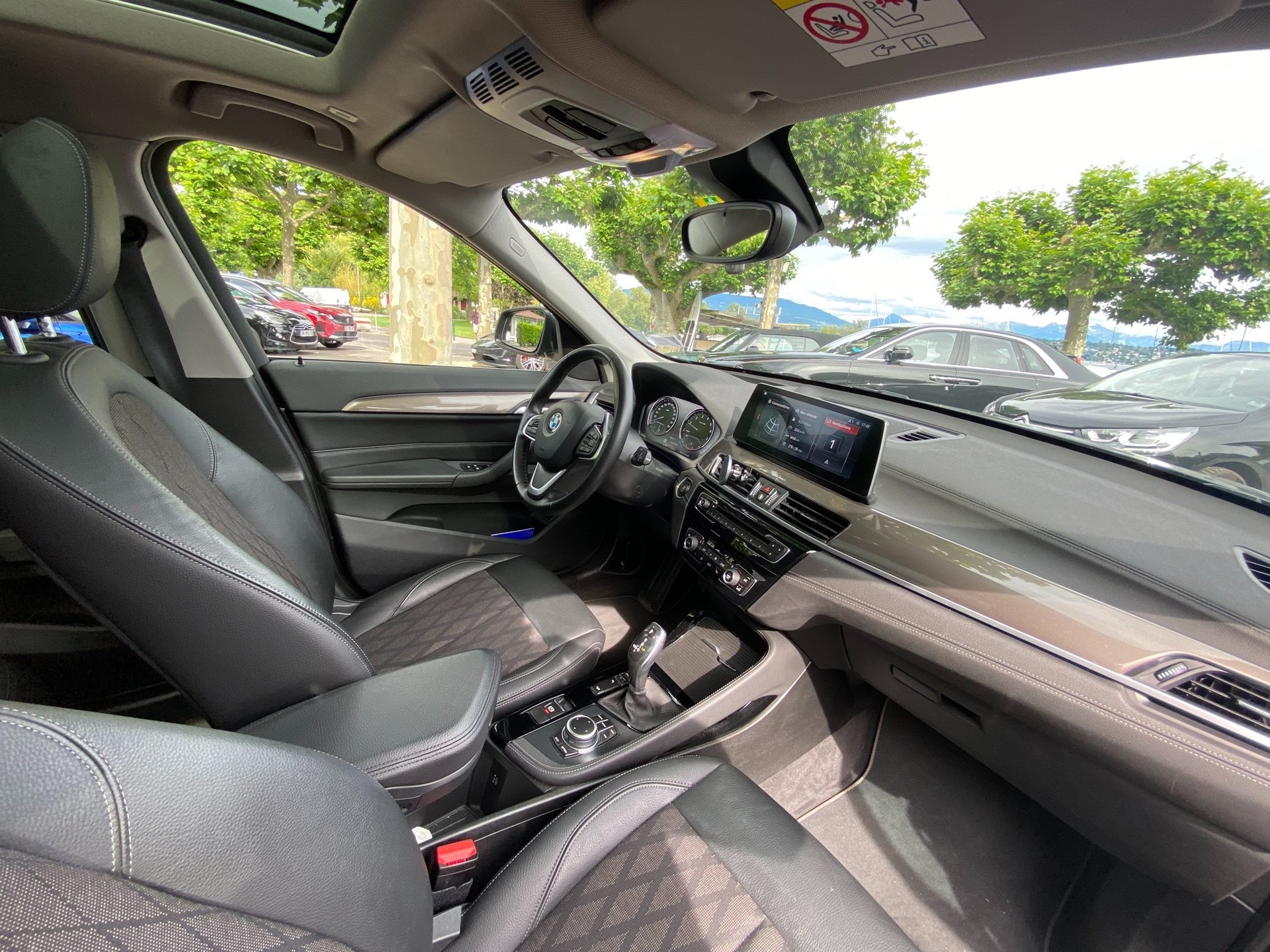 BMW X1 xDrive 20i xLine Steptronic-image-11