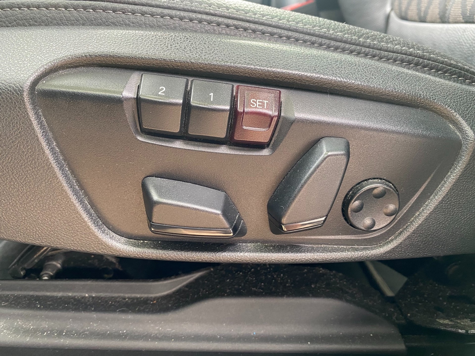 BMW X1 xDrive 20i xLine Steptronic-image-18