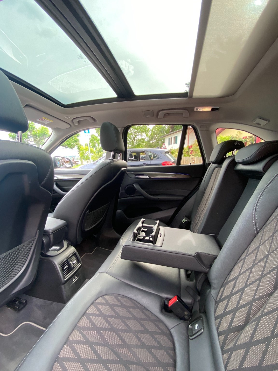 BMW X1 xDrive 20i xLine Steptronic-image-8