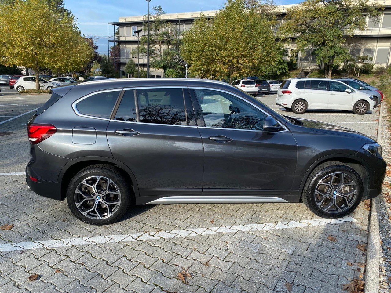 BMW X1 xDrive 20i xLine Steptronic-image-2