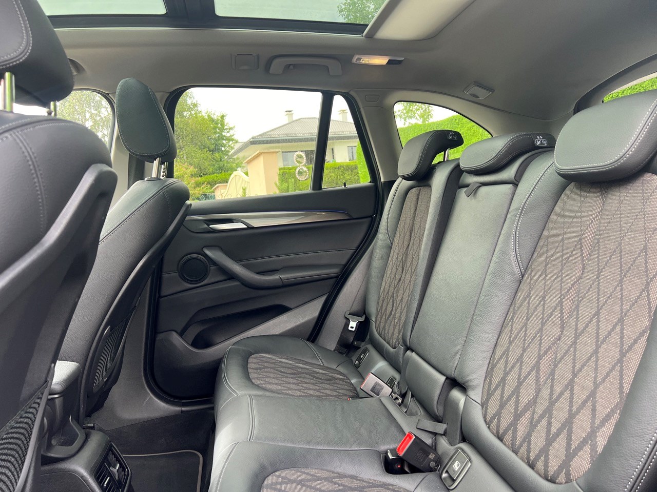 BMW X1 xDrive 20i xLine Steptronic-image-9