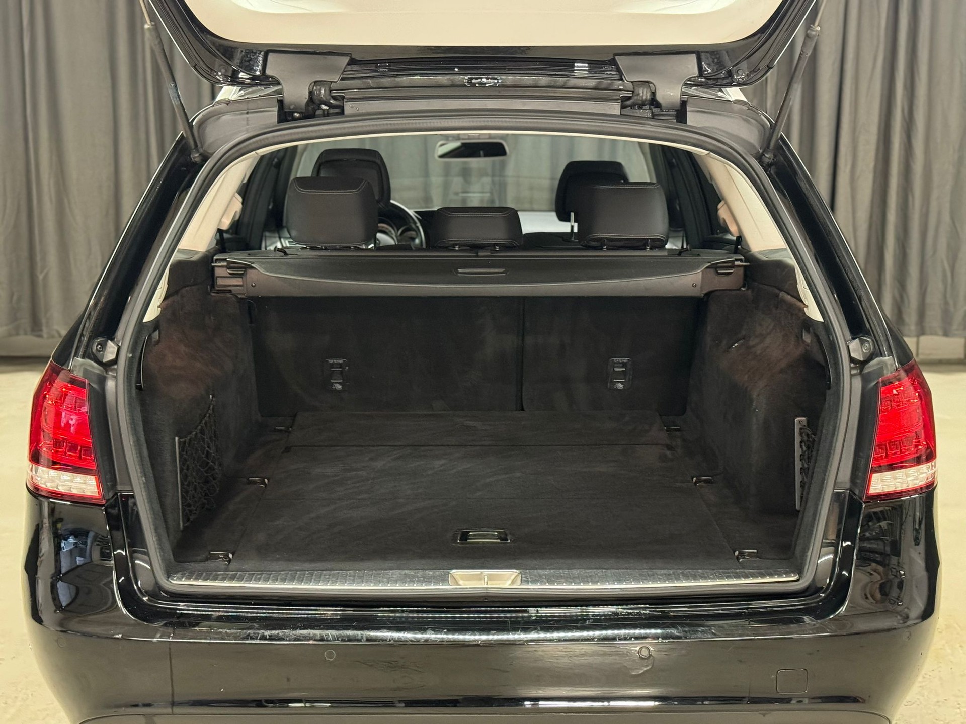 MERCEDES-BENZ E 350 BlueTEC 4Matic 7G-Tronic-image-12