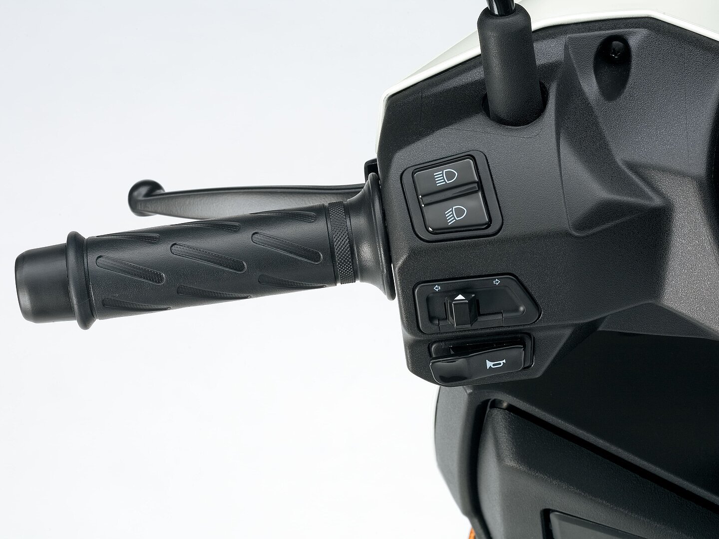 SUZUKI UN 125 Avenis-image-4