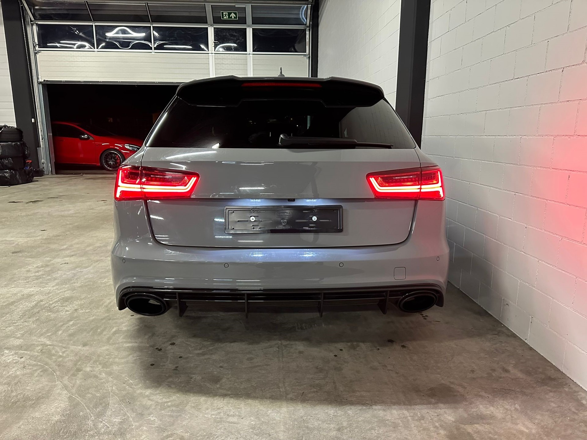 AUDI RS6 Avant 4.0 TFSI V8 performance quattro Vollausstattung-image-5