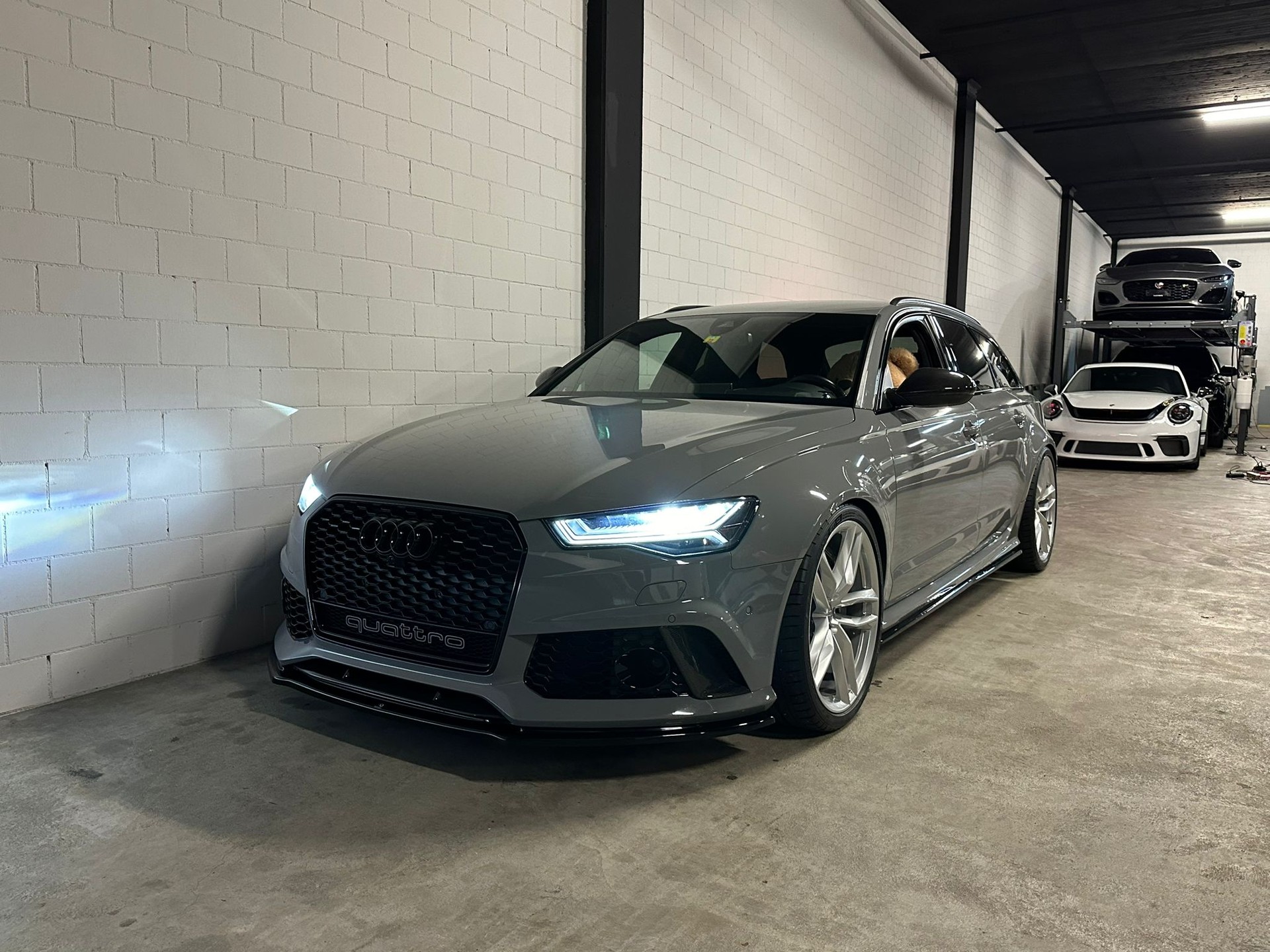 AUDI RS6 Avant 4.0 TFSI V8 performance quattro Vollausstattung-image-1