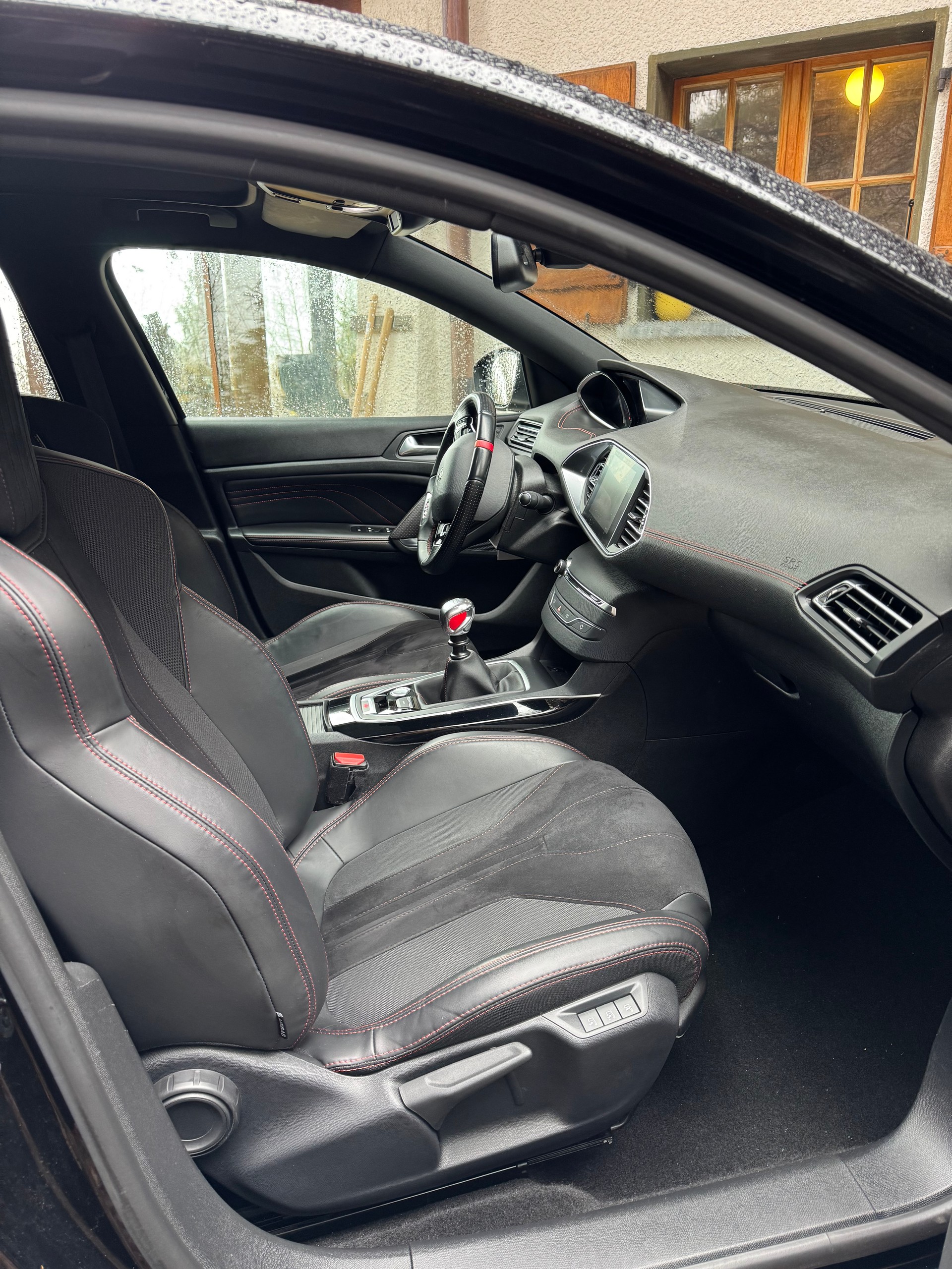 PEUGEOT 308 1.6 GTi-image-7