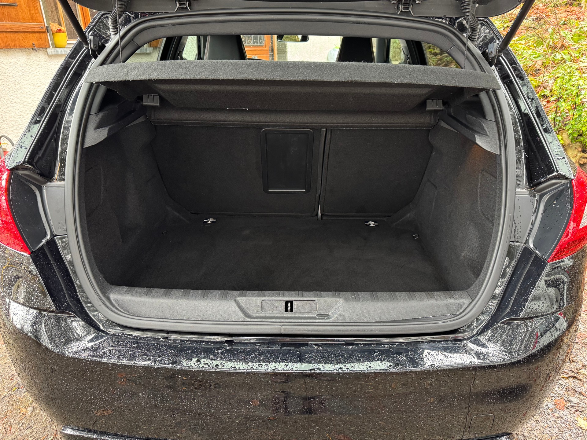 PEUGEOT 308 1.6 GTi-image-9