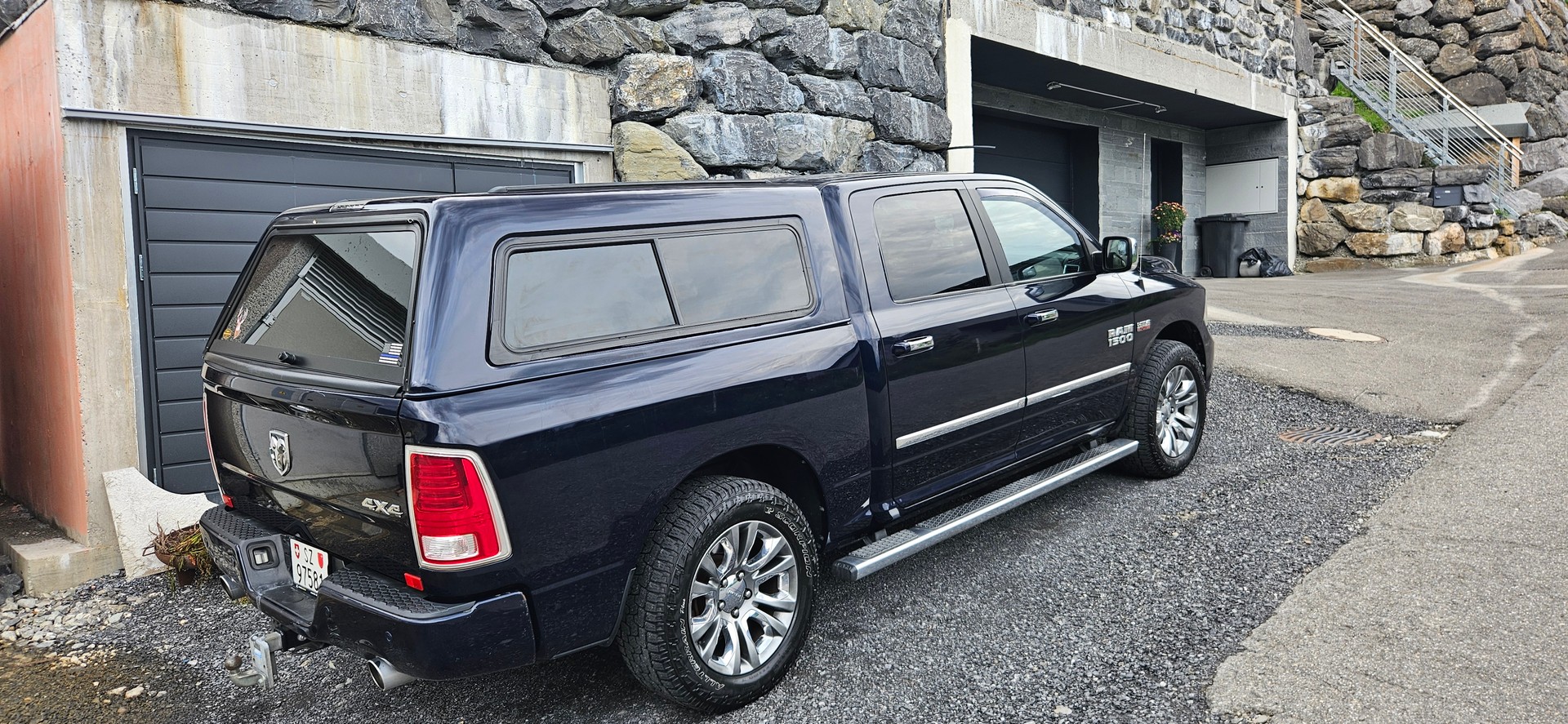DODGE 1500 Laramie Longhorn Limited-image-2