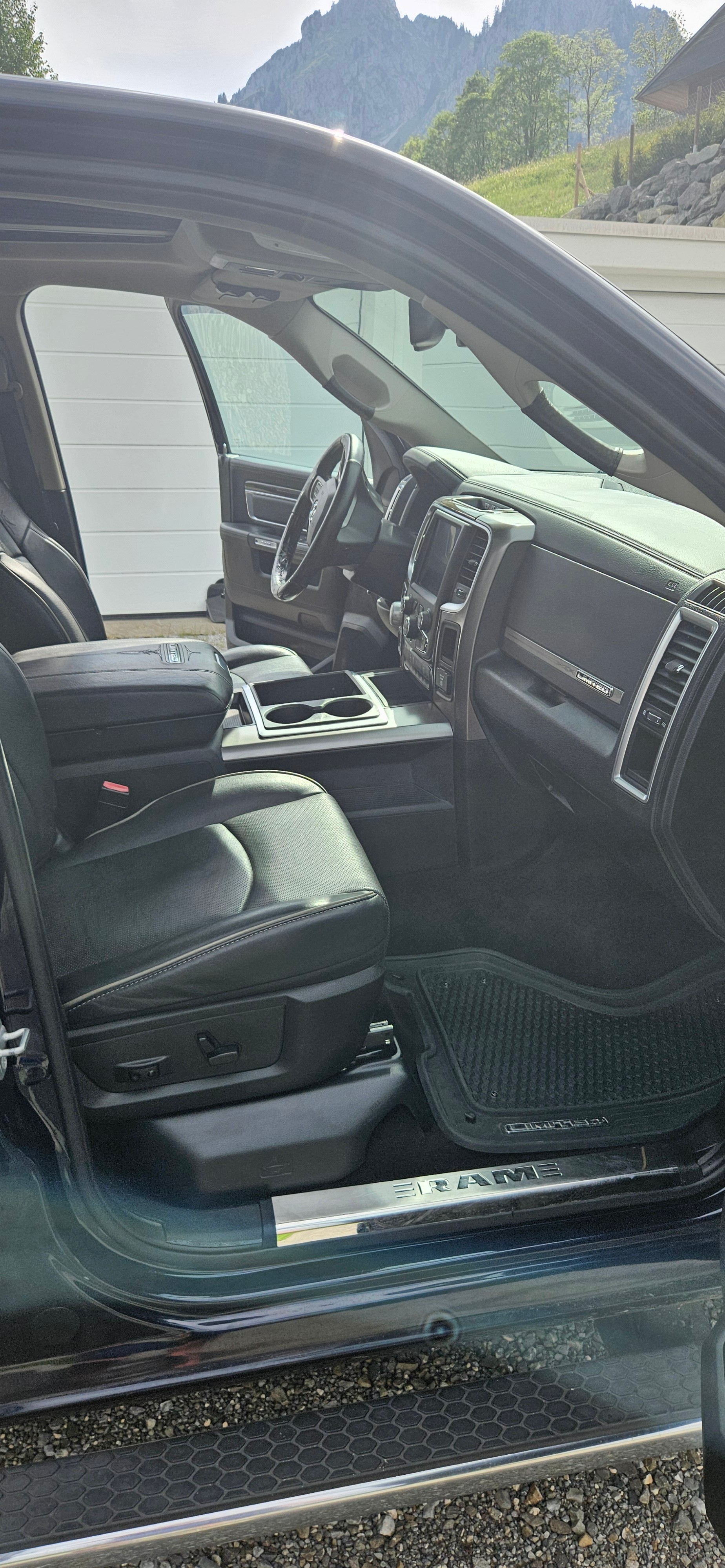 DODGE 1500 Laramie Longhorn Limited-image-19