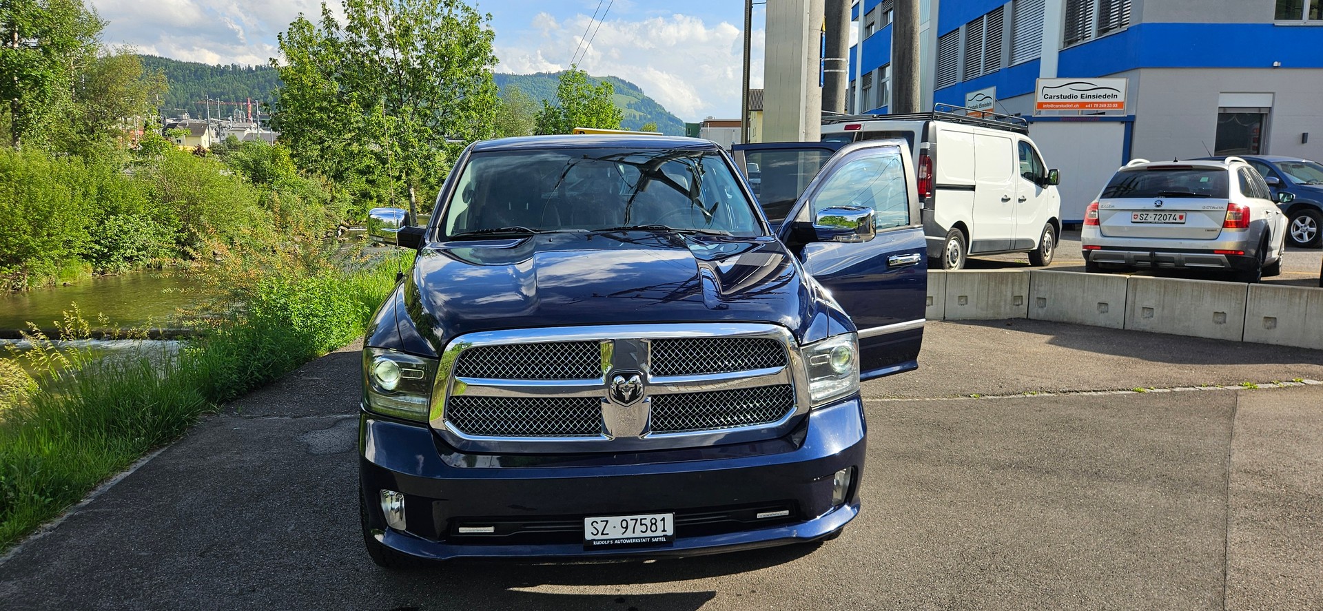 DODGE 1500 Laramie Longhorn Limited-image-6