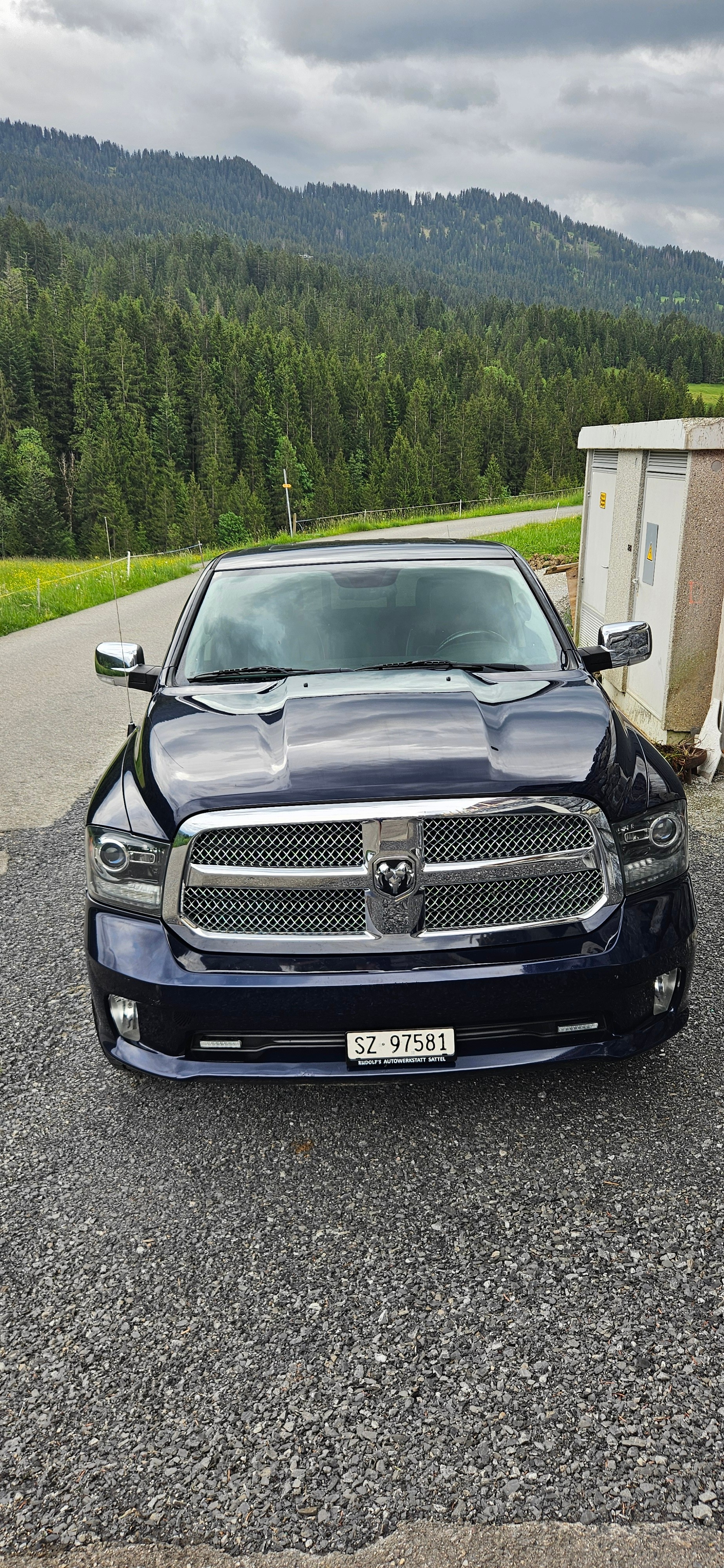 DODGE 1500 Laramie Longhorn Limited-image-1