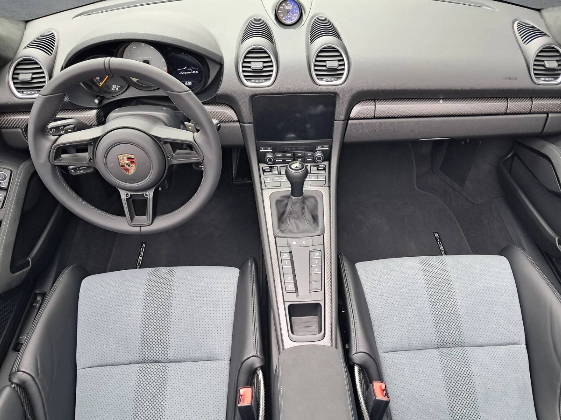 PORSCHE 718 Spyder RS-image-17