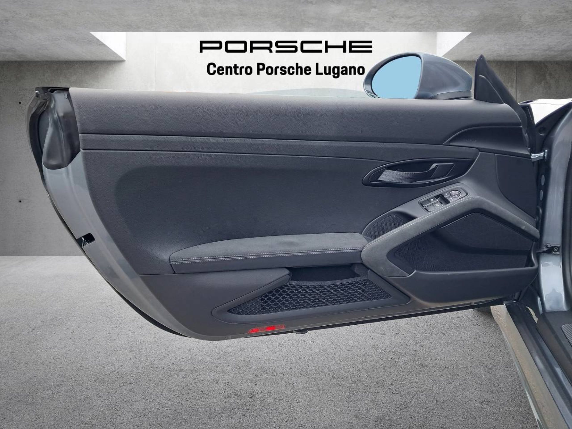 PORSCHE 718 Spyder RS-image-27