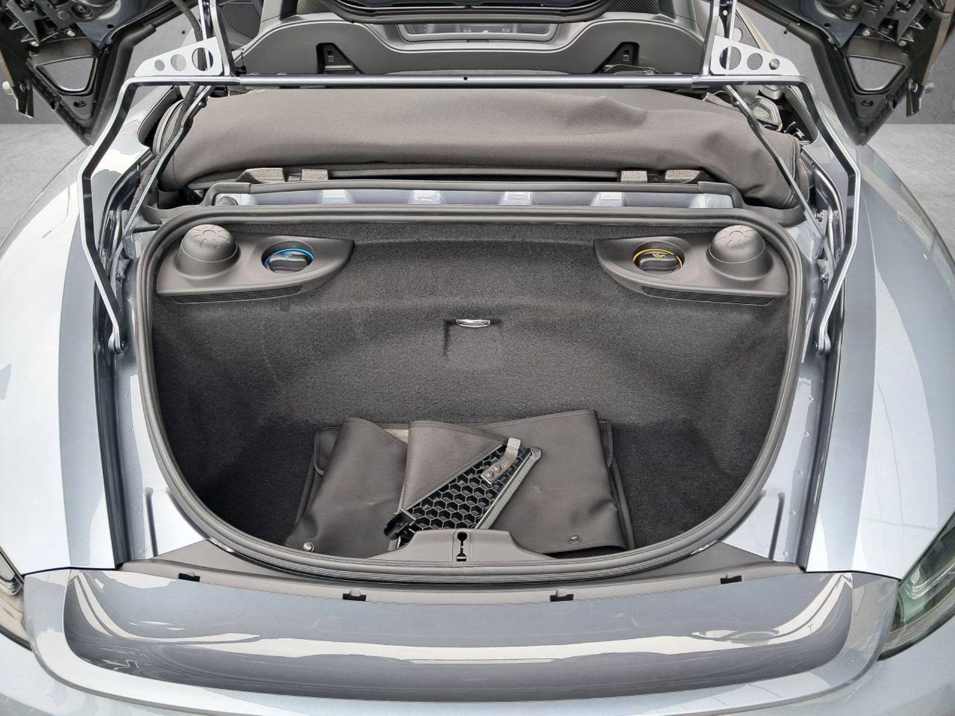 PORSCHE 718 Spyder RS-image-24
