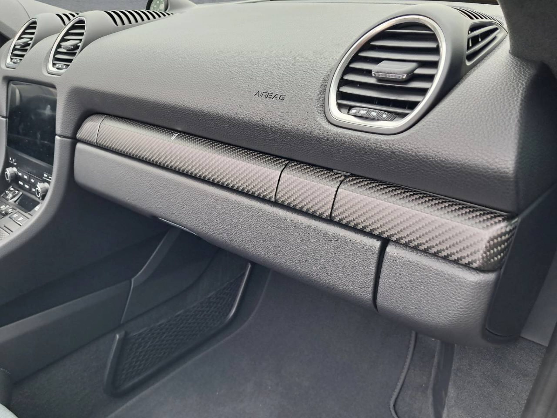 PORSCHE 718 Spyder RS-image-19