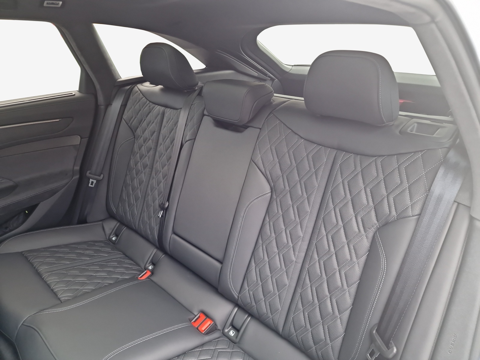 AUDI A6 Avant TFSI quattro 270 kW S tronic-image-11