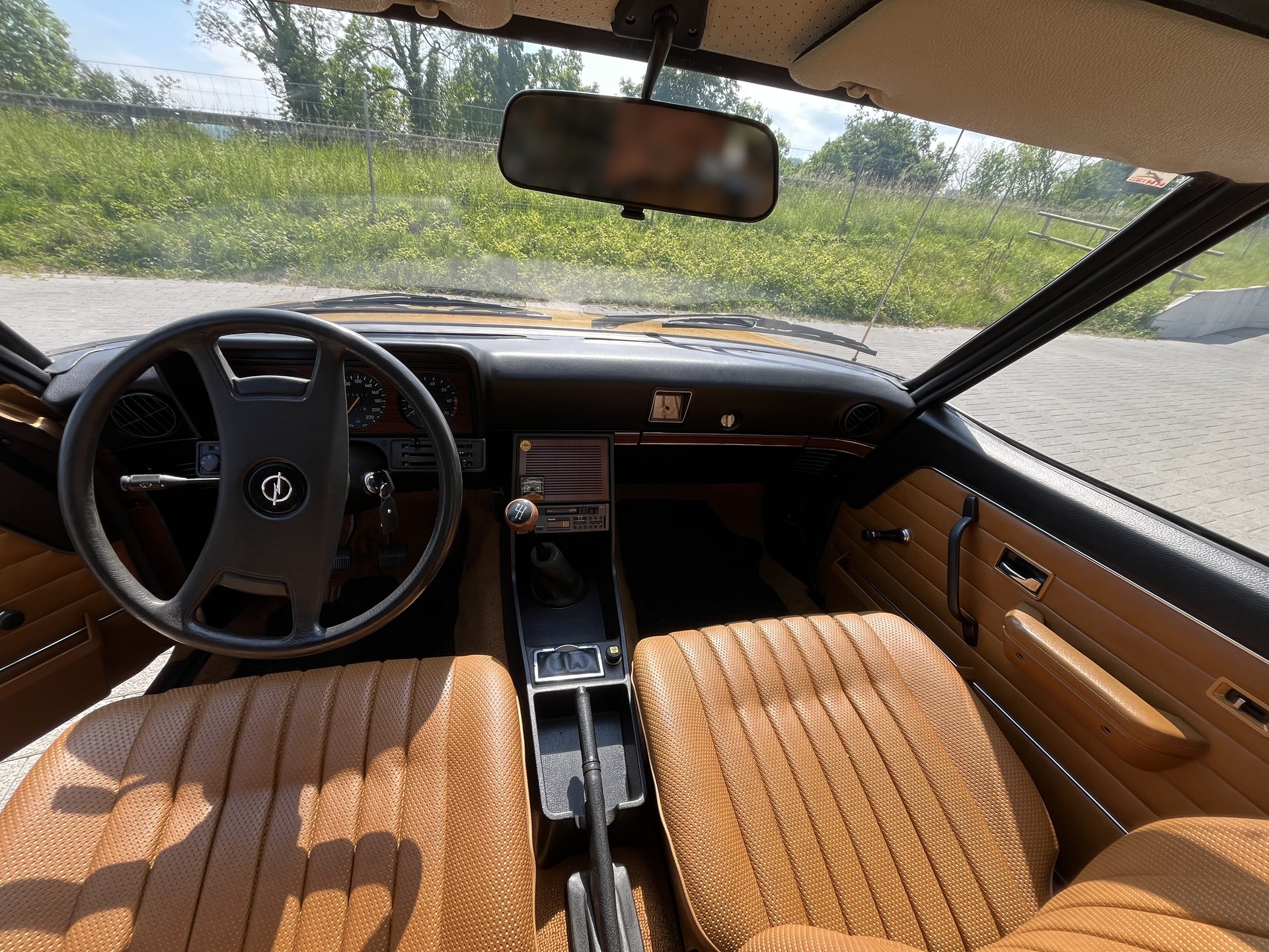 OPEL Rekord 2000 Coupe-image-3