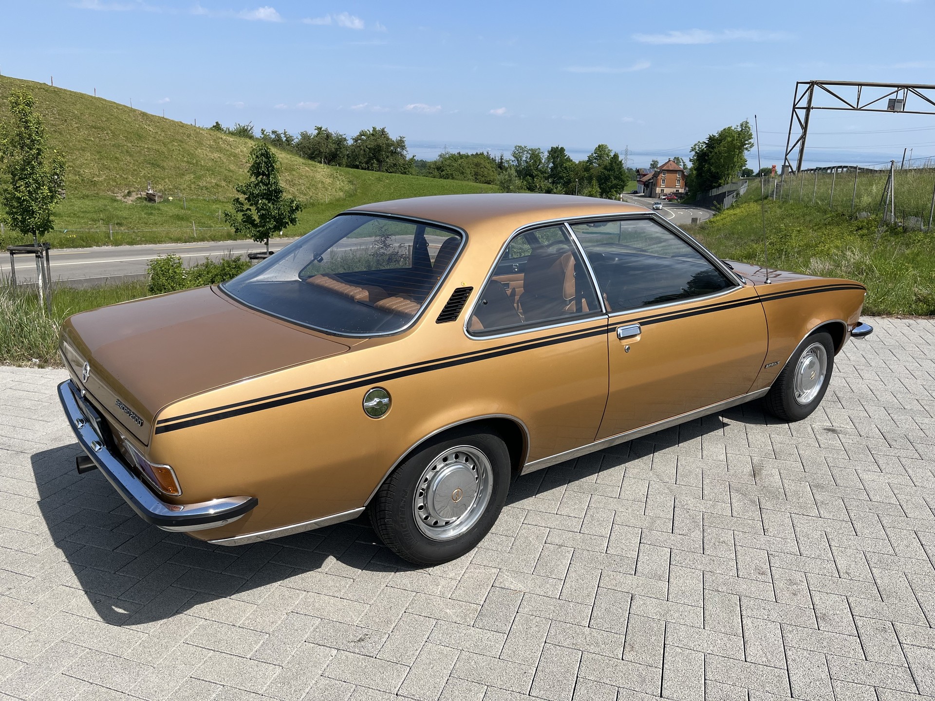 OPEL Rekord 2000 Coupe-image-2