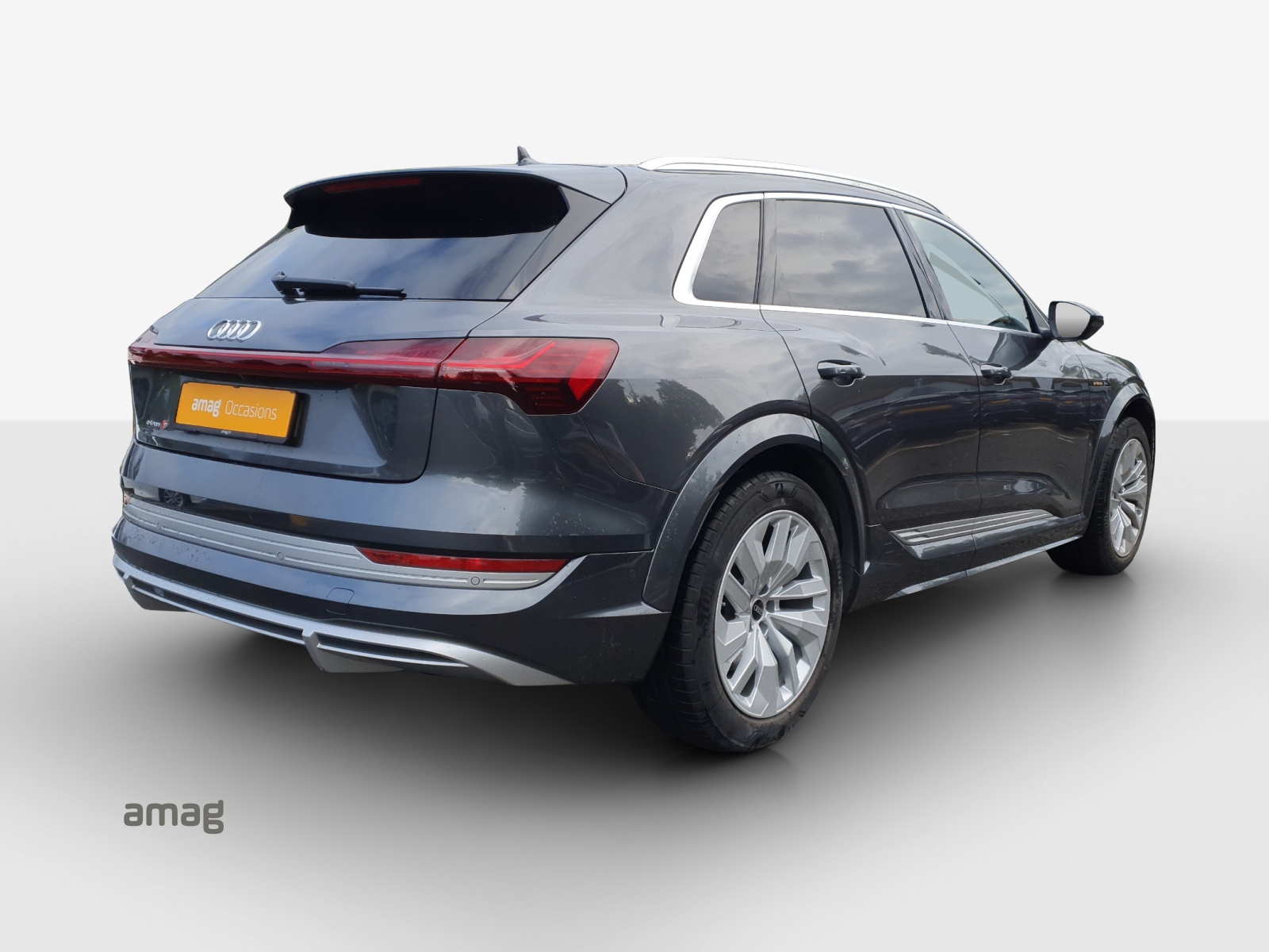 AUDI e-tron S quattro-image-5