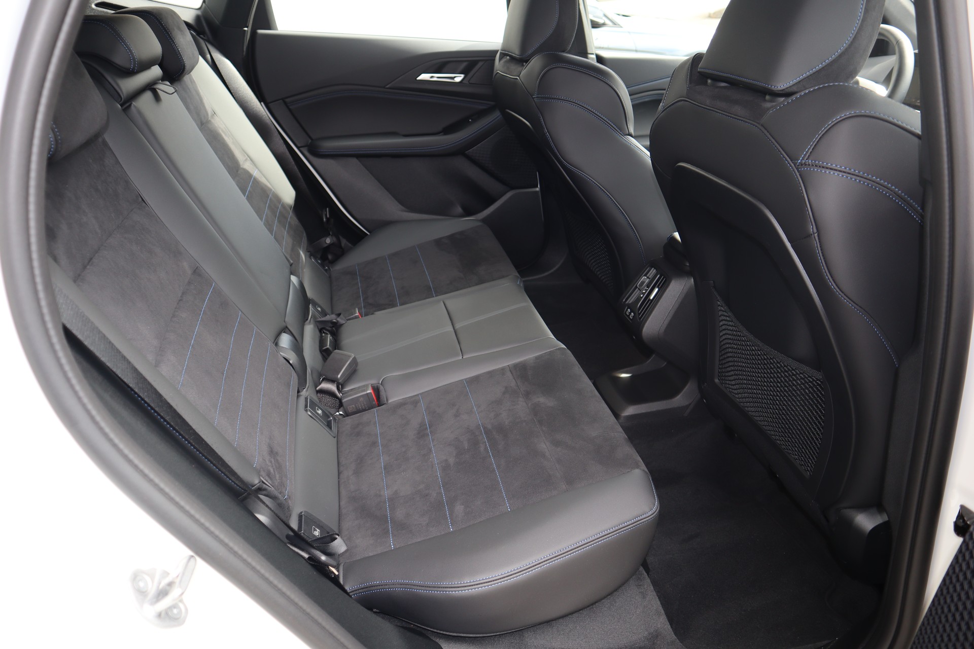 BMW 223i Activ Tourer M Sportpaket DSG Euro 6-image-3