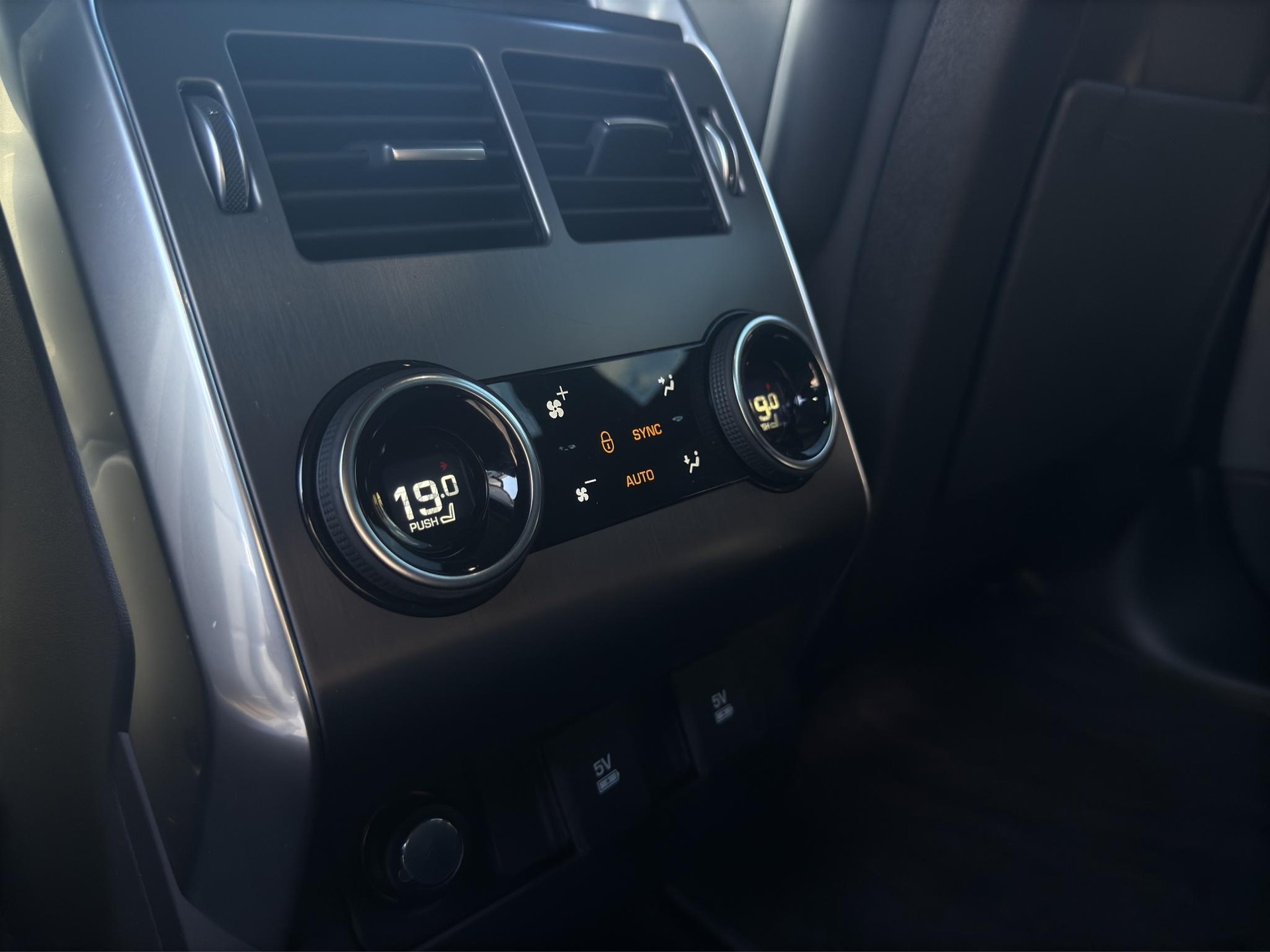 LAND ROVER Range Rover Sport 3.0 SDV6 SE-image-25