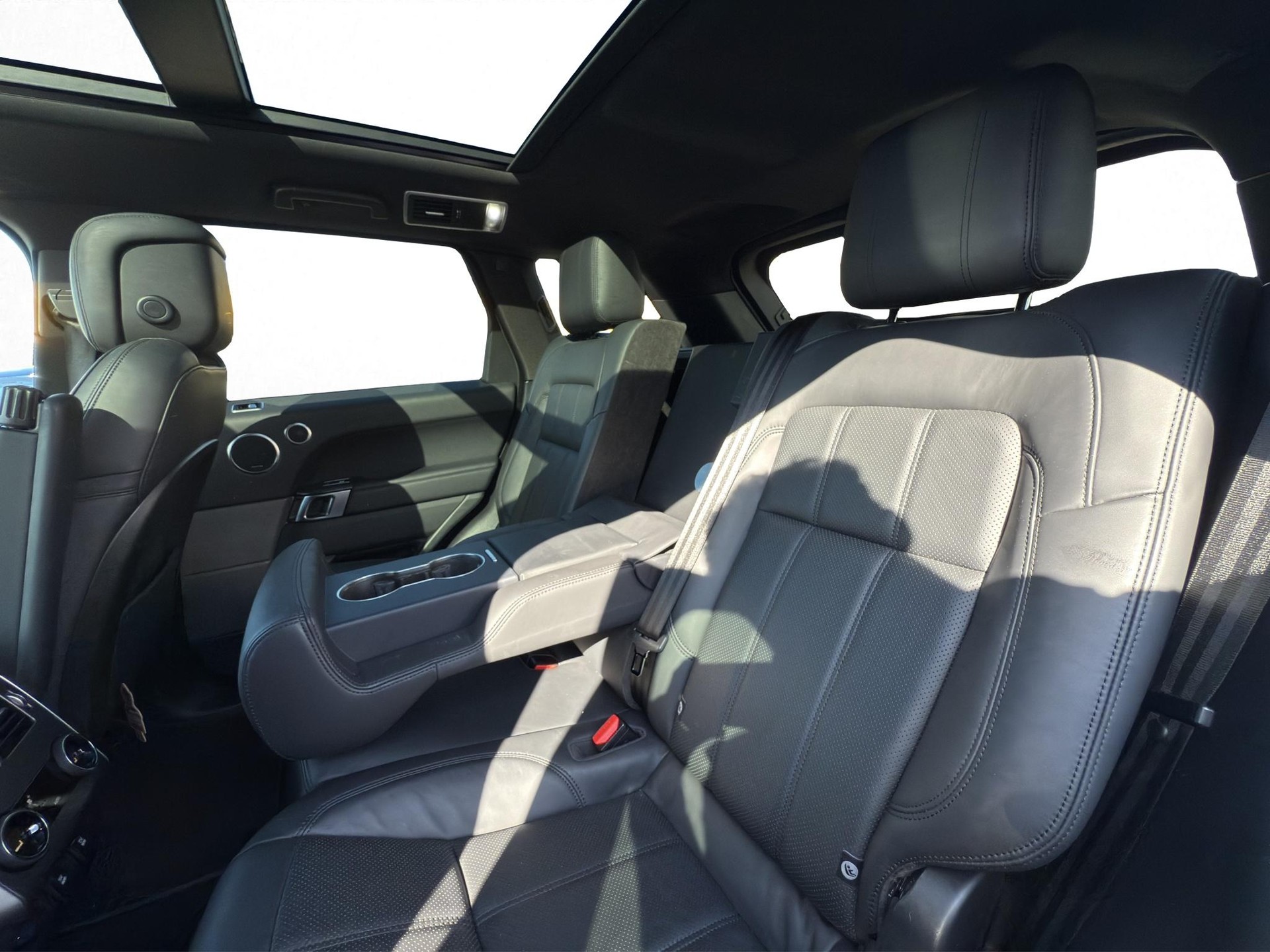 LAND ROVER Range Rover Sport 3.0 SDV6 SE-image-22