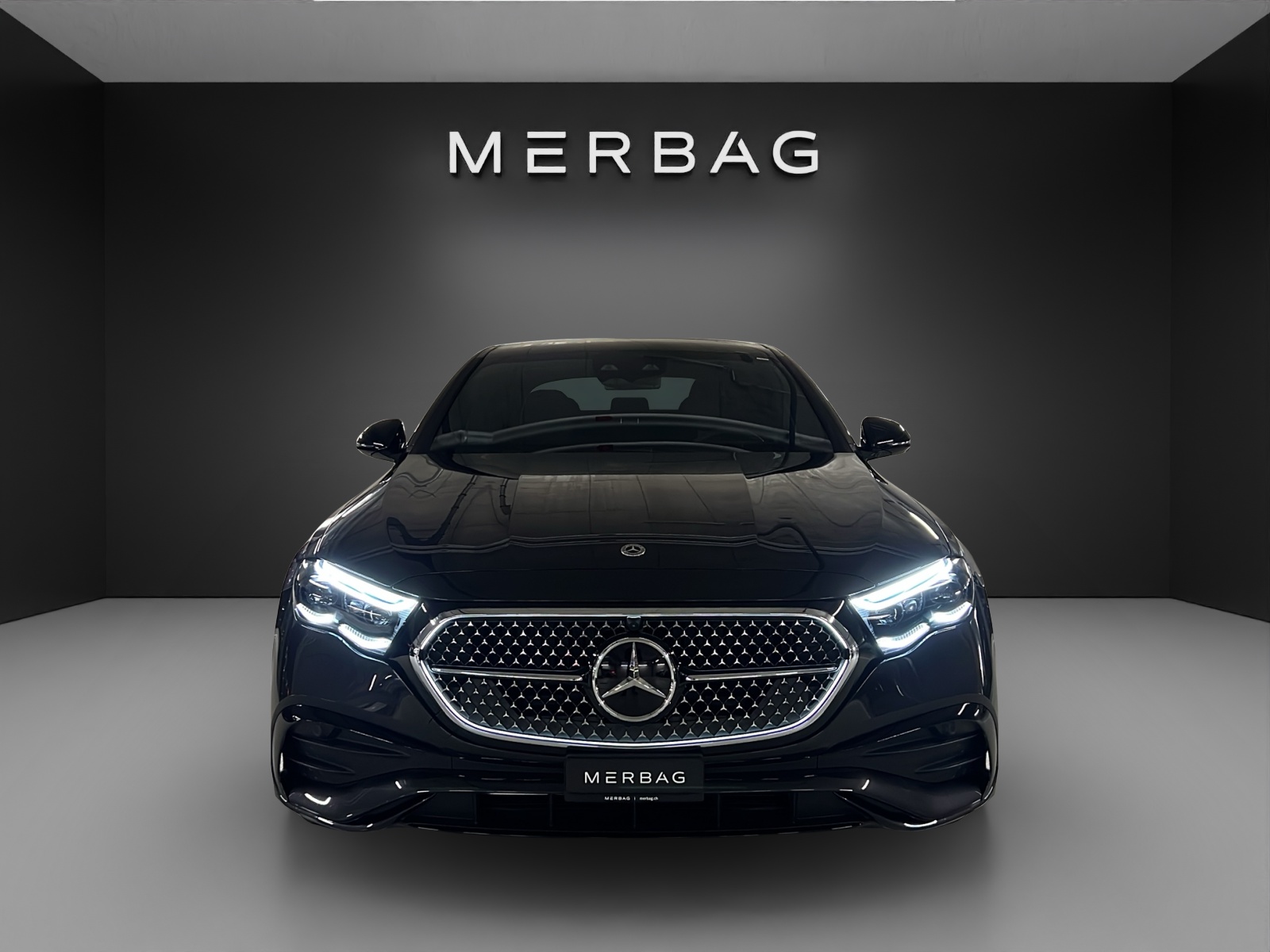 MERCEDES-BENZ E 220 d 4MATIC Limousine-image-1