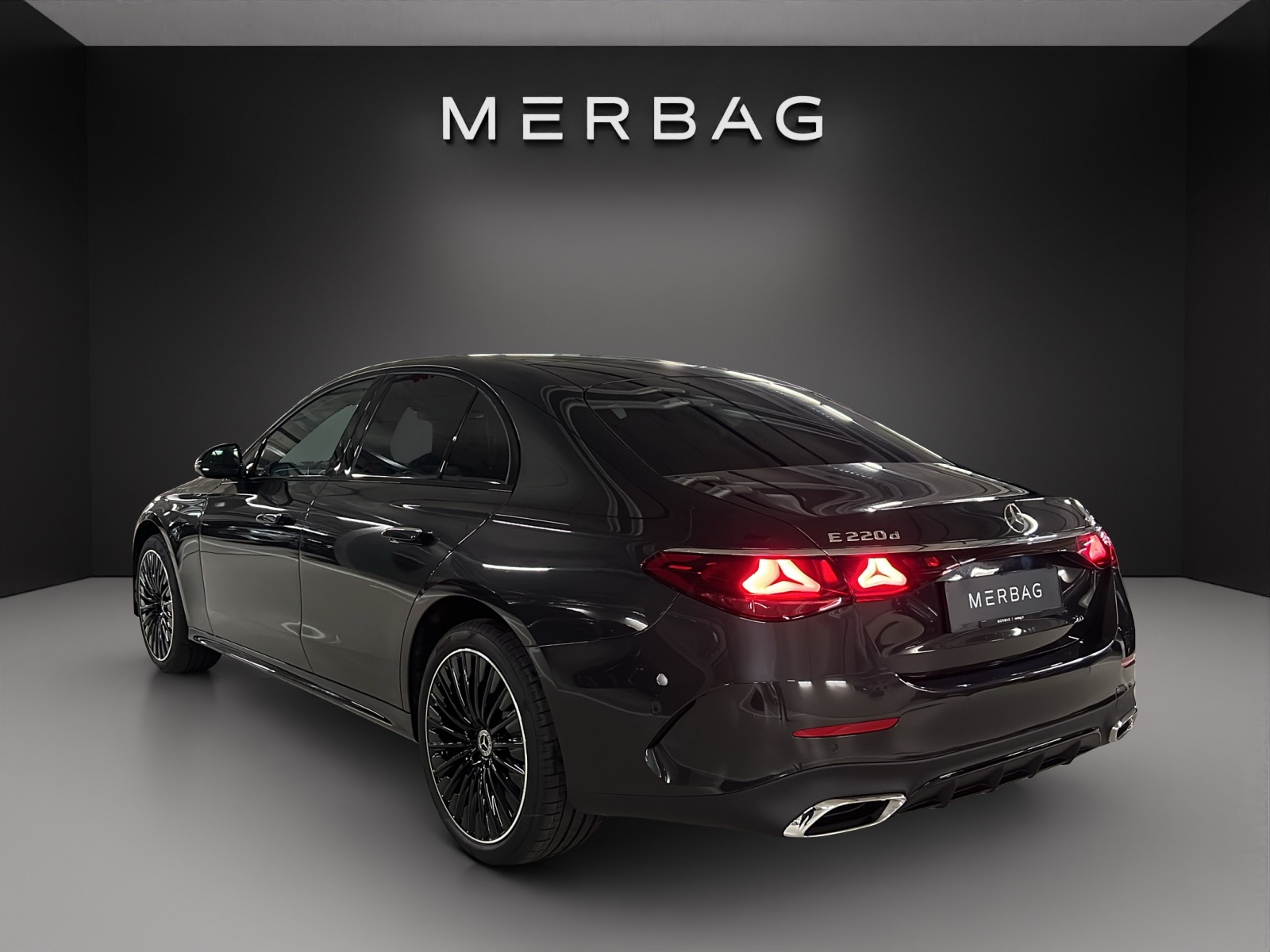 MERCEDES-BENZ E 220 d 4MATIC Limousine-image-5
