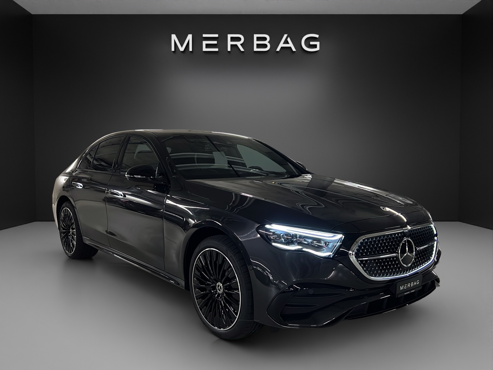 MERCEDES-BENZ E 220 d 4MATIC Limousine-image-0