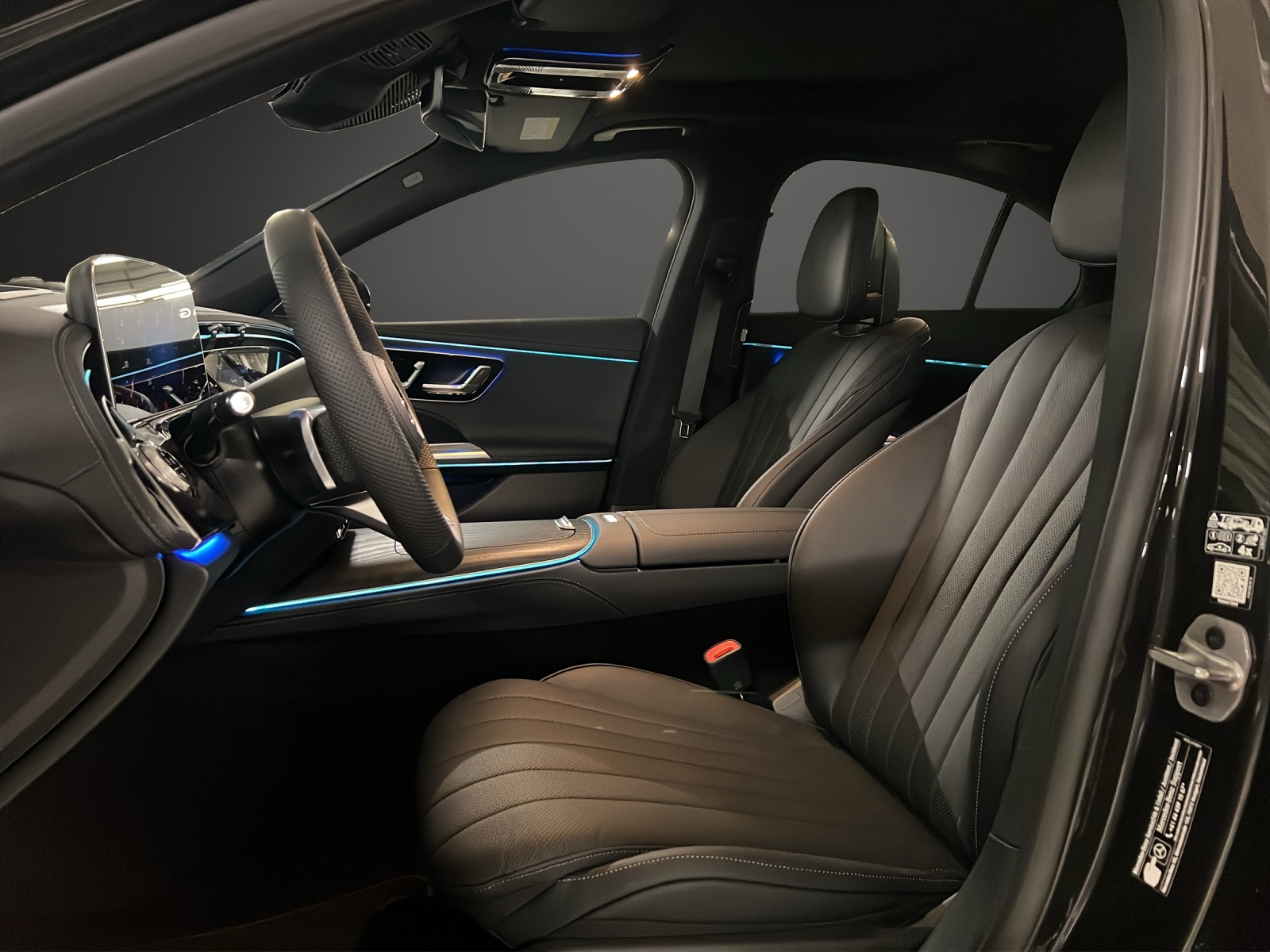 MERCEDES-BENZ E 220 d 4MATIC Limousine-image-12