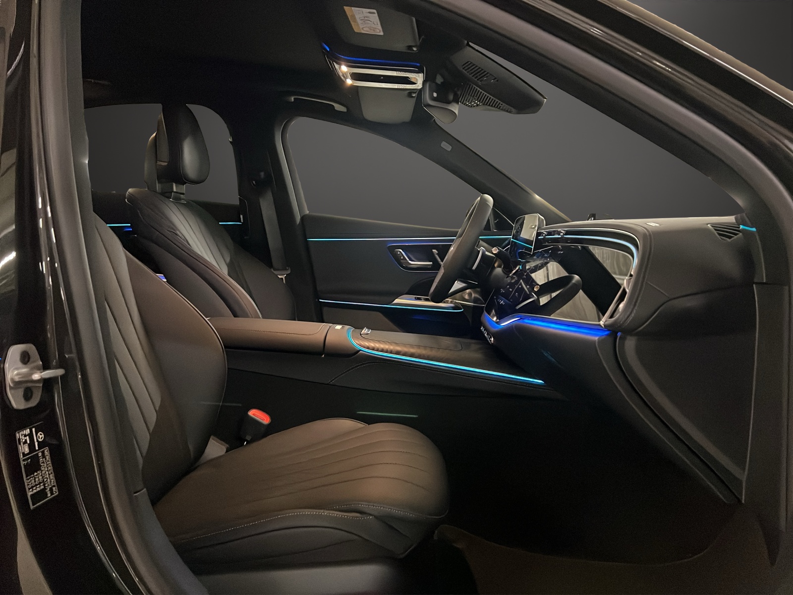 MERCEDES-BENZ E 220 d 4MATIC Limousine-image-13