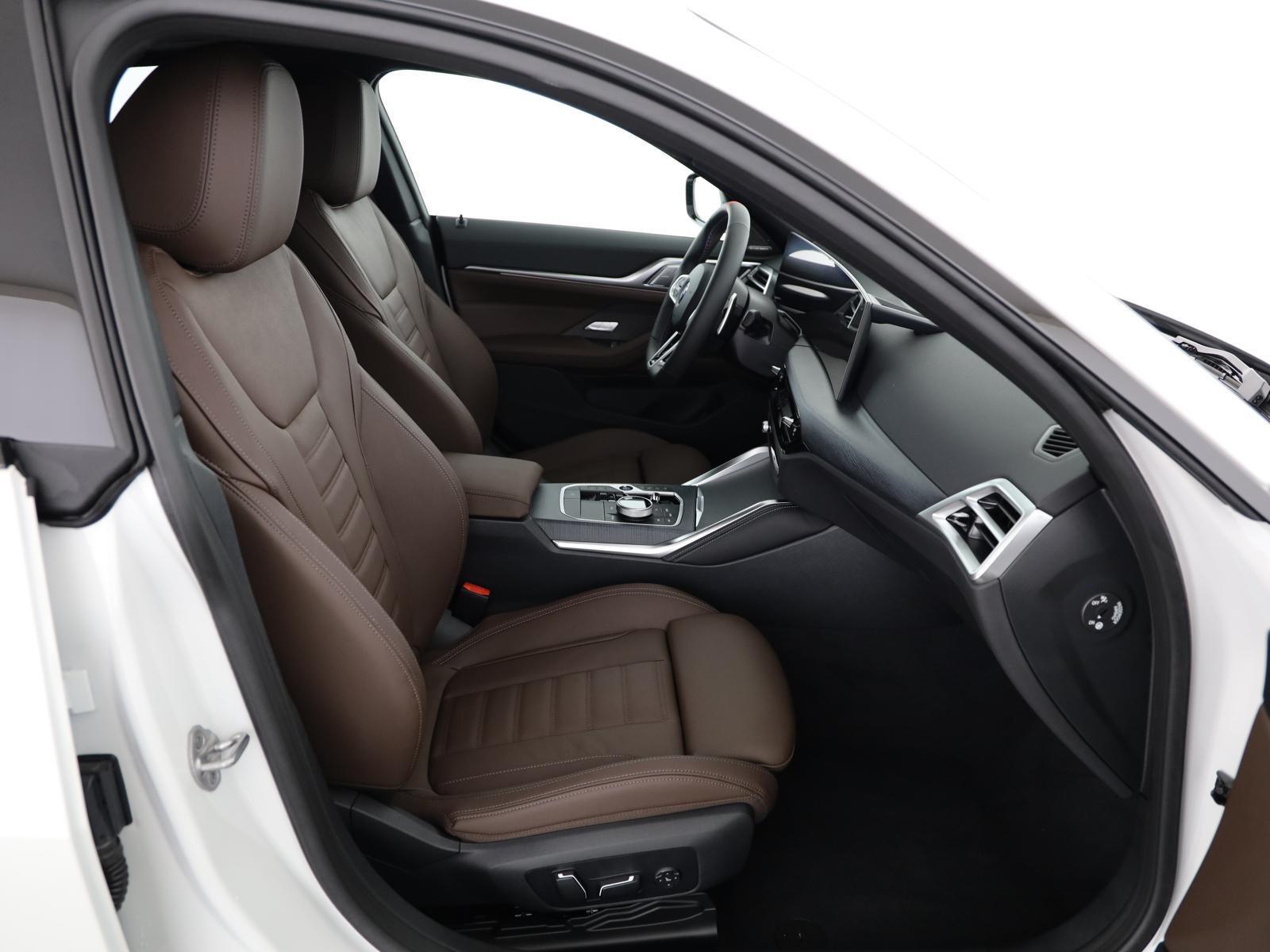 BMW M440i xDrive Gran Coupé-image-12