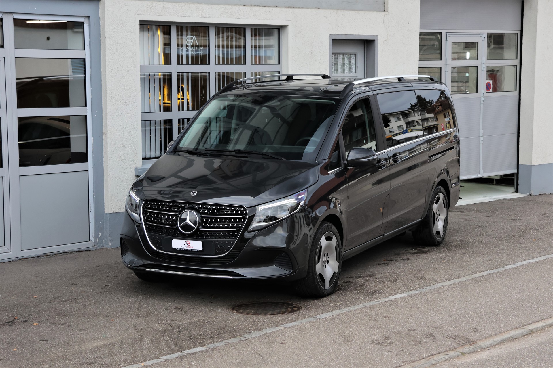 MERCEDES-BENZ V 300 d lang Avantgarde 4Matic 9G-Tronic-image-0