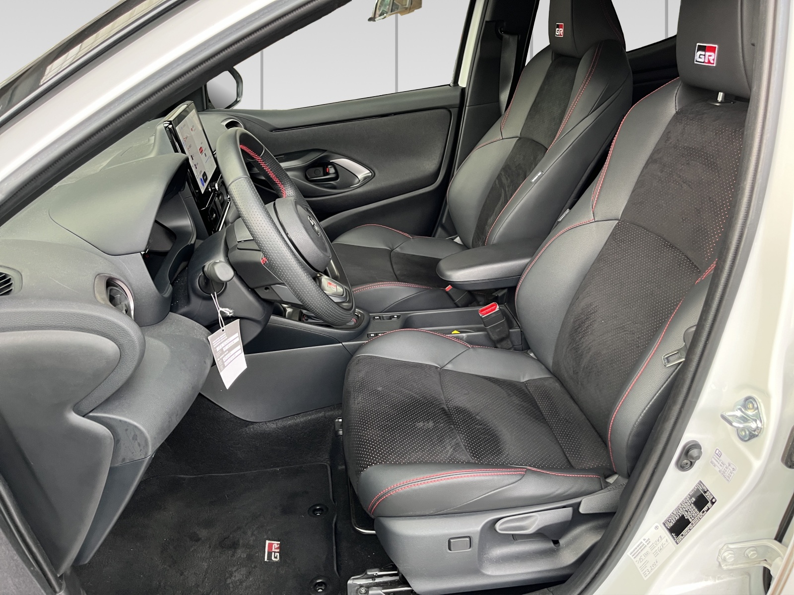 TOYOTA Yaris 1.5 GR Sport e-CVT-image-6