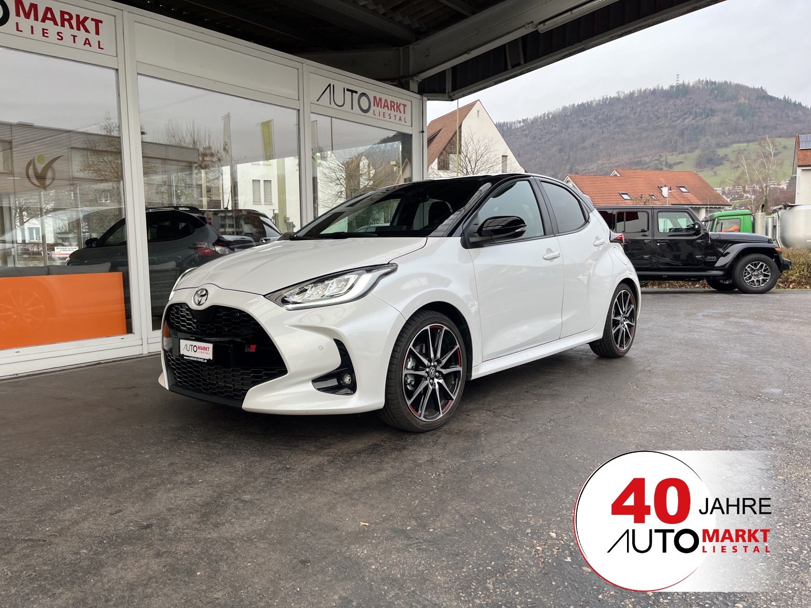 TOYOTA Yaris 1.5 GR Sport e-CVT-image-0