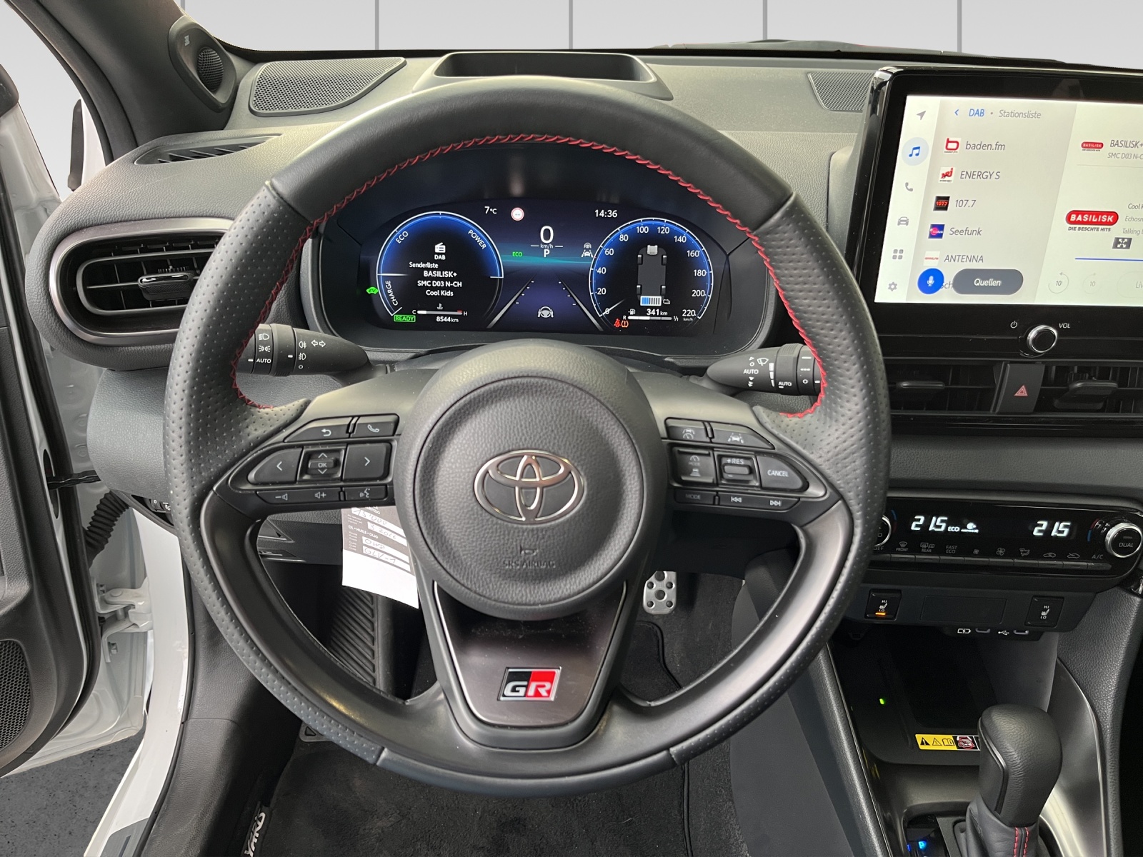 TOYOTA Yaris 1.5 GR Sport e-CVT-image-8