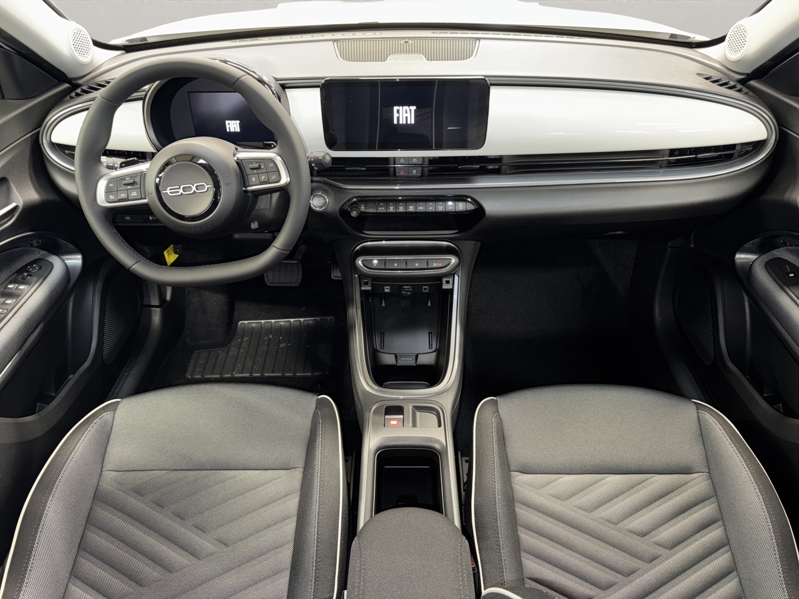 FIAT 600 1.2 Hybrid Swiss Edition-image-11
