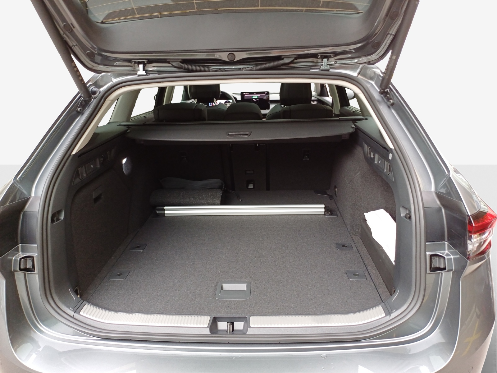 SKODA Skoda Superb L&K 2.0 TDI 193PS 4x4 DSG-image-9