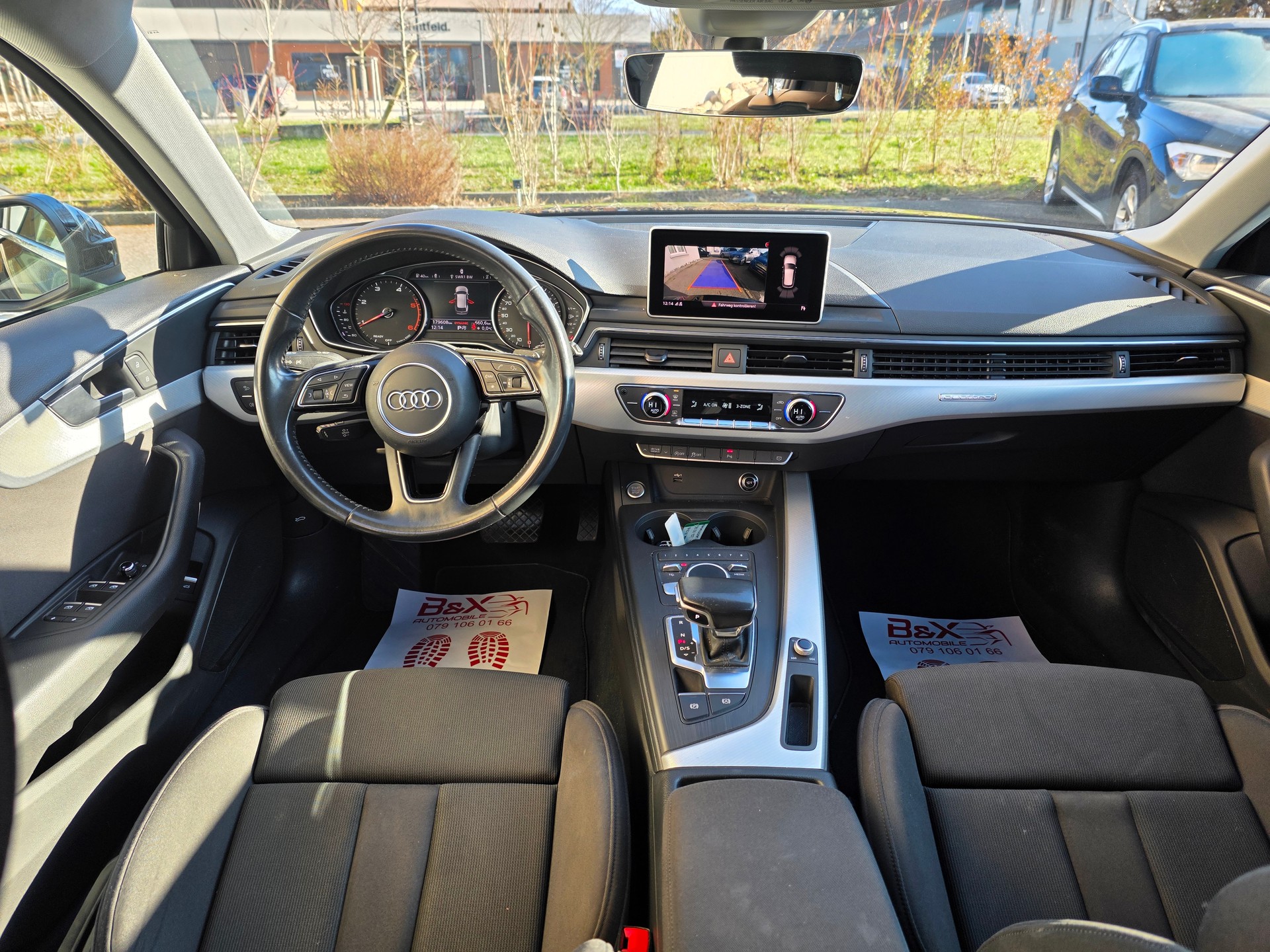 AUDI A4 Avant 40 TDI Sport Attraction quattro S-tronic-image-11