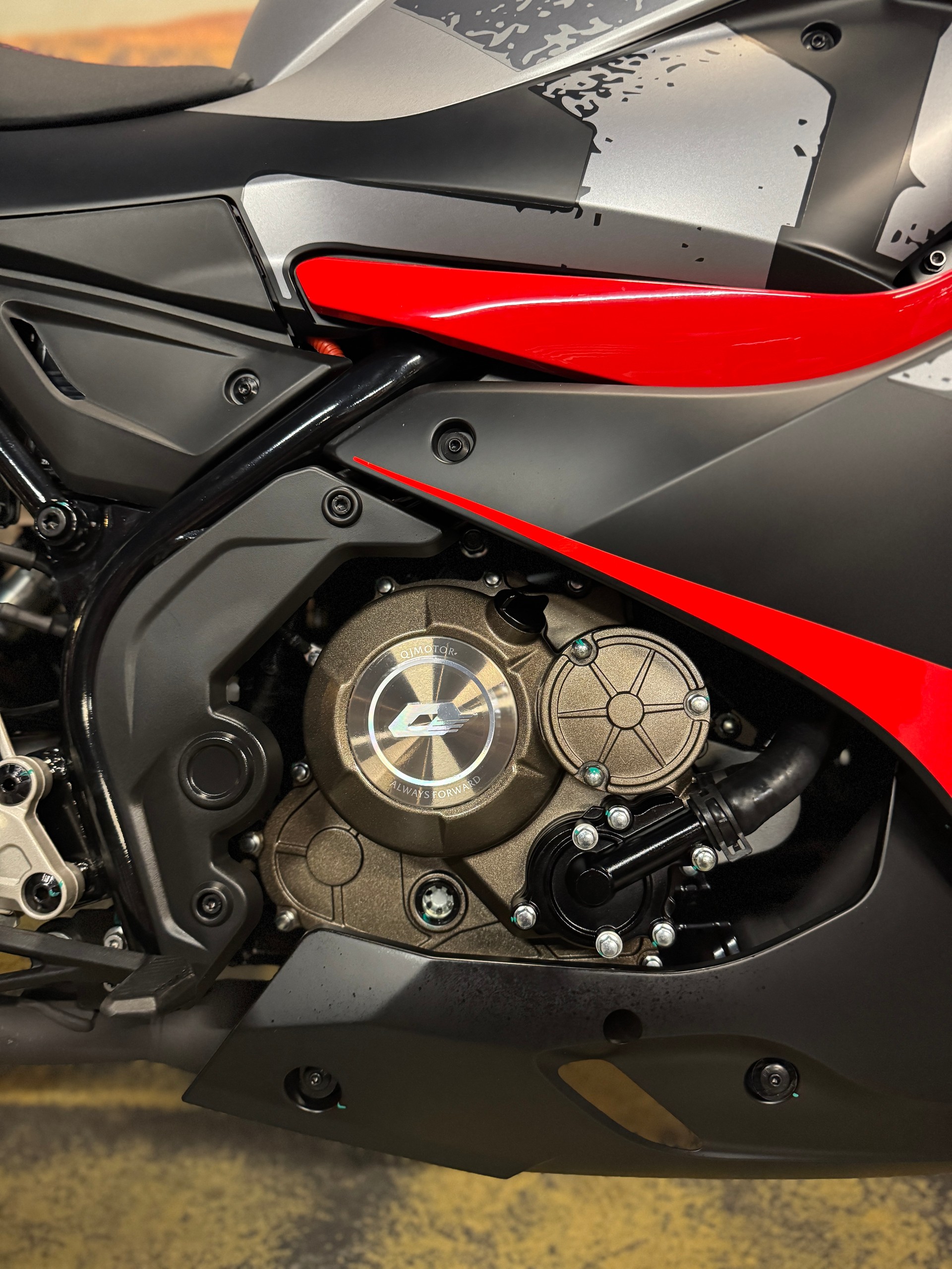QJ SRK 125 R-image-9