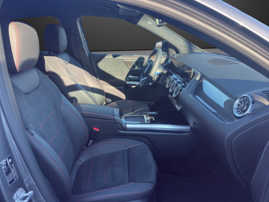 MERCEDES-BENZ GLA 200 7G-DCT-image-7