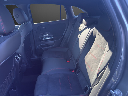 MERCEDES-BENZ GLA 200 7G-DCT-image-9
