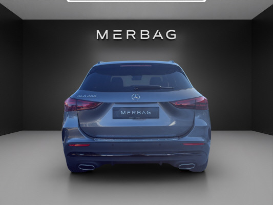 MERCEDES-BENZ GLA 200 7G-DCT-image-4