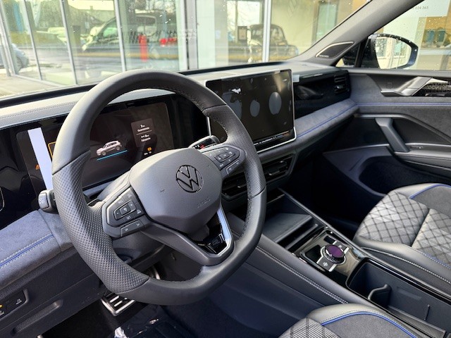 VW Tiguan 2.0 TSI DSG R-Line 4Motion-image-4